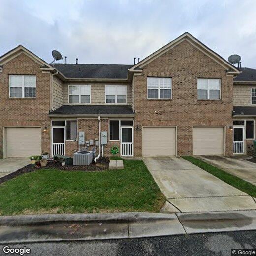 Foto principal - Spacious 3-bedroom, 2.5-bath home
