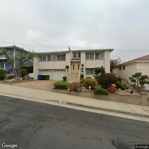 Foto principal - Newly Renovated 4 Bedroom 3 Bath Home with...