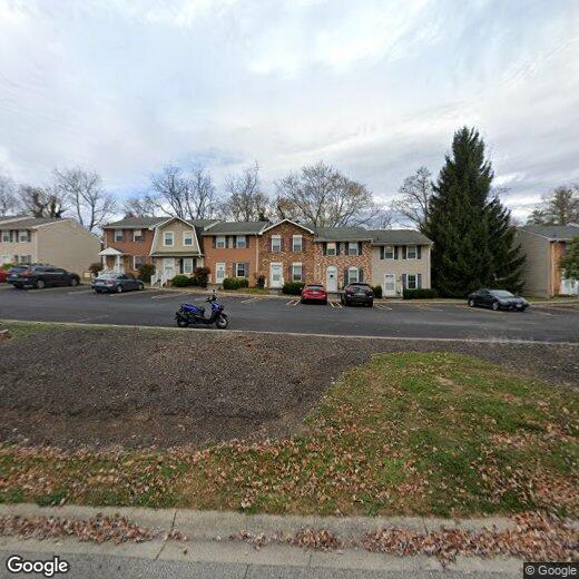 Foto principal - 2 Bedroom, 1.5 Bath Townhouse