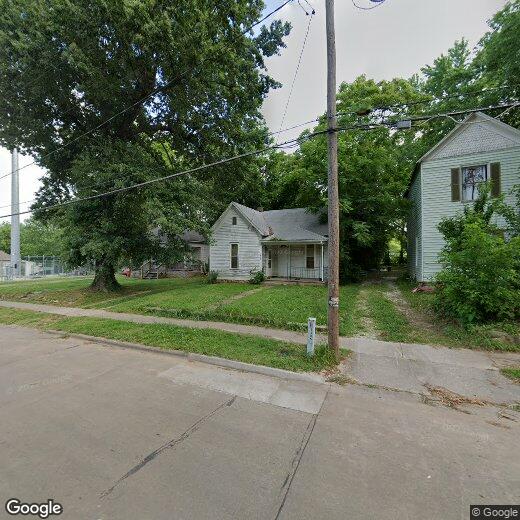 Primary Photo - Great Location!