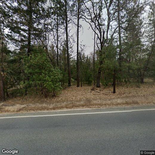 Primary Photo - 3 bed 2 bath Country Living in the City wi...