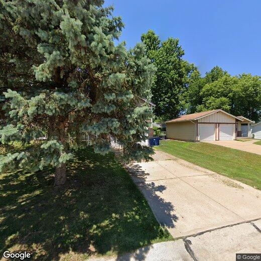 Primary Photo - 4 Bedroom Pet-Friendly Home in SAINT PETER...