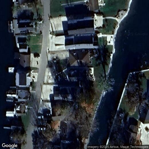 Primary Photo - 9726 N Bayshore Dr