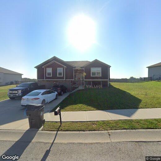 Primary Photo - 210 Golfview Dr, Pleasant Hill, MO 64080