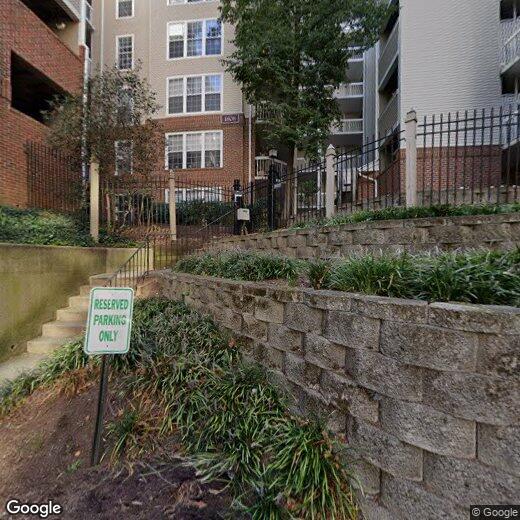 Primary Photo - 1808 N Queens Ln