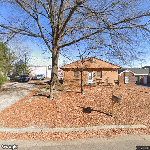 Primary Photo - 106 Spruce St W