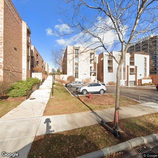 Foto principal - 1906 E Shorewood Blvd