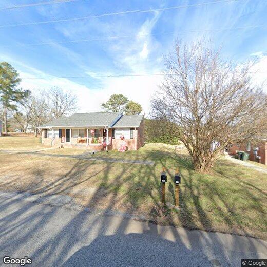 Foto principal - 204 W McNeill St