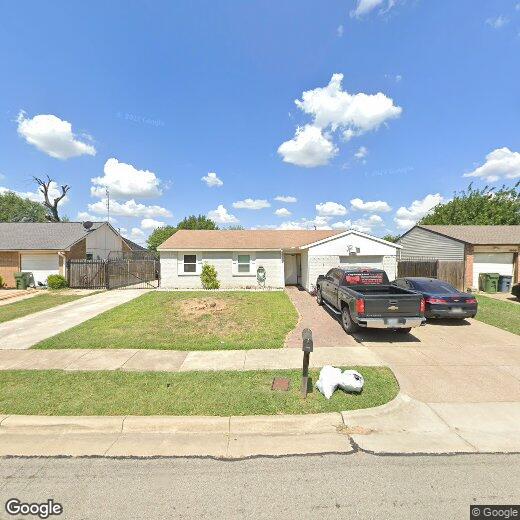 Primary Photo - 5002 Sandalwood Ln