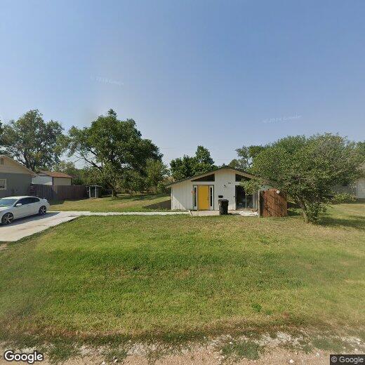 Foto principal - $1000- 3 bed 1 bath - Single Family Home