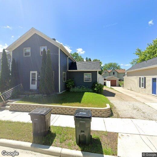619 E Grove St, Oconomowoc, WI 53066 House Rental in Oconomowoc, WI