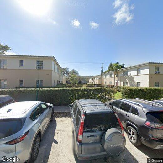 614 Santander Ave Unit 4, Coral Gables, FL 33134 Room for Rent in