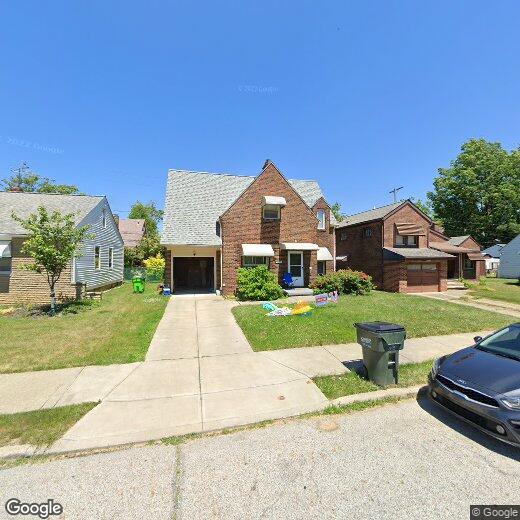 Primary Photo - 141 E 206th St