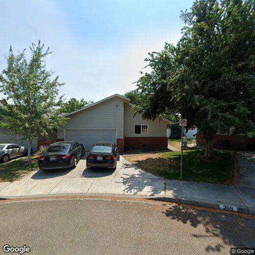 Cute Townhome Living in Canyon Lakes House Rental in Kennewick, WA