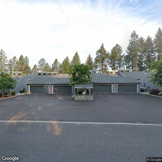 Foto principal - Lakefront Living! Spacious Townhome For Rent