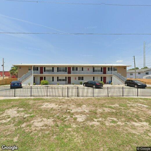 Primary Photo - 1 BR 1 .5 Bath Downtown Eusits Apt