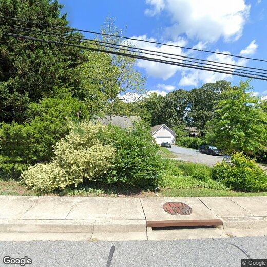 Foto principal - 118 W Hawthorne Dr