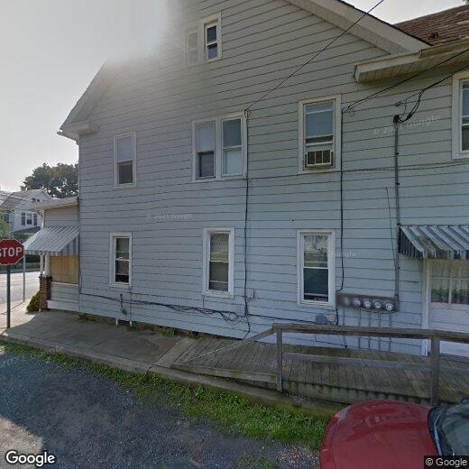 170 N Broadway Unit B, Wind Gap, PA 18091 Room for Rent in Wind Gap