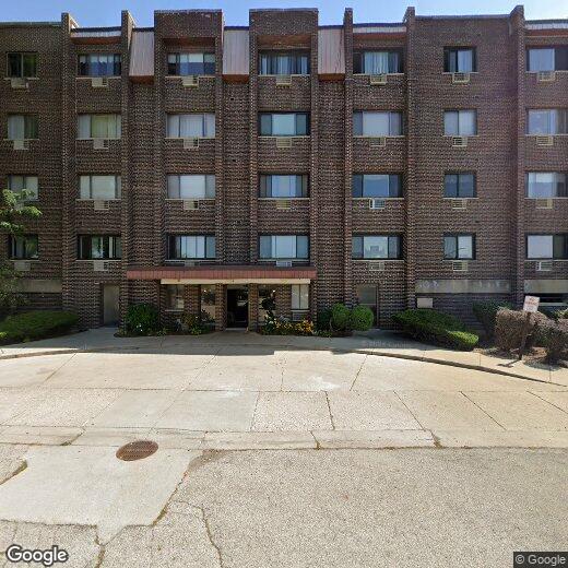 Primary Photo - 8444 W Wilson Ave