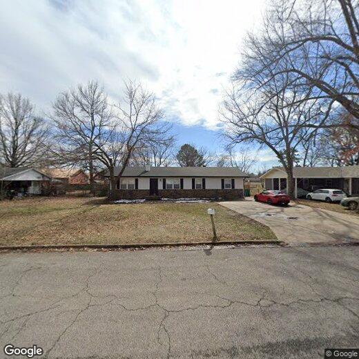 Primary Photo - 716 E Sumac St