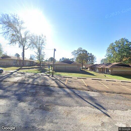Foto principal - 1001 Lakeview Dr