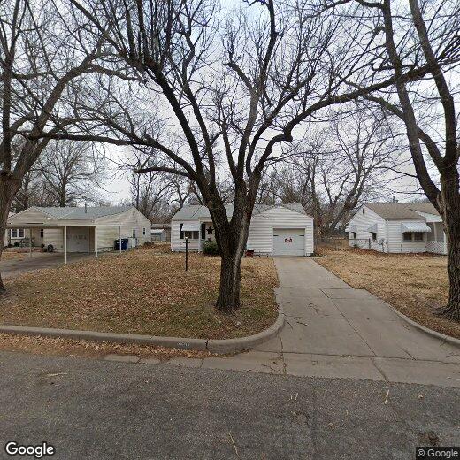 Foto principal - Move-In ready 2 bed/ 1 bath + 1 car garage