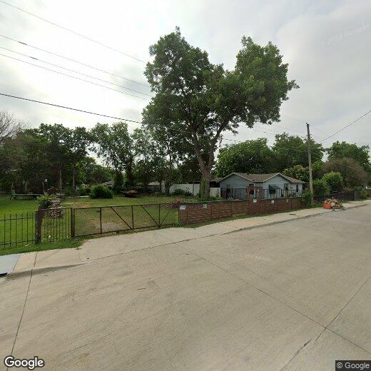 Foto principal - 3 Bedroom Pet-Friendly Home in Dallas, TX ...