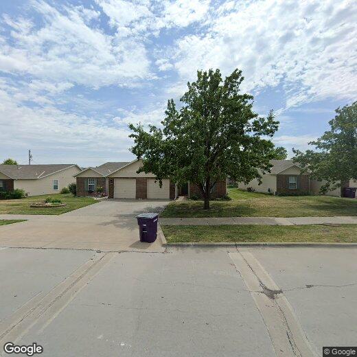 Primary Photo - 913 Walters Dr