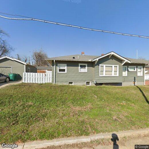 Primary Photo - 1125 N Brauer Ave