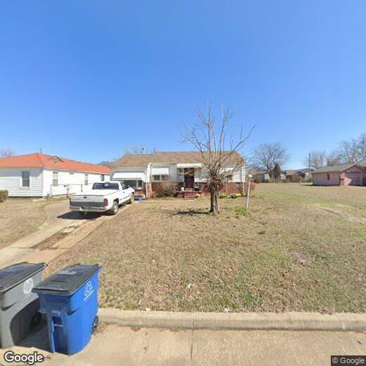 Foto principal - 2443 N Quaker Ave