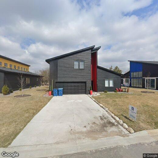 Foto principal - 1021 Gardner St E