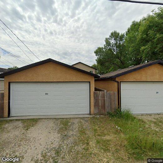 Primary Photo - 261 Midwinter Ave