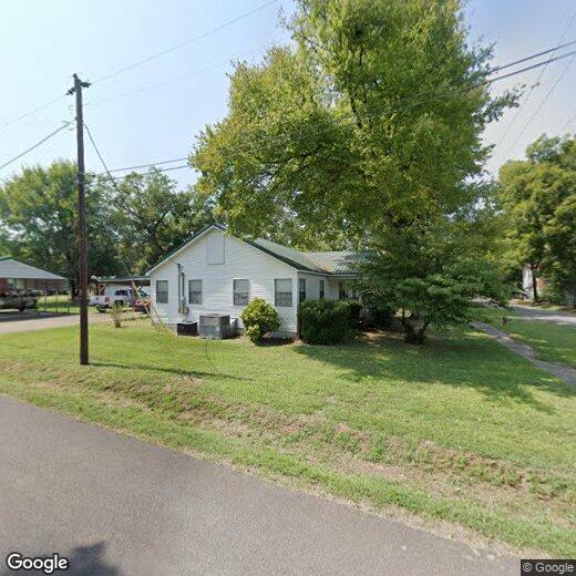 Primary Photo - 217 W 7th St