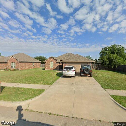 Primary Photo - 521 Whispering Oaks Blvd