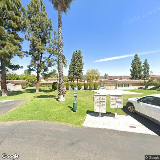 Primary Photo - 831 Las Lomas Dr