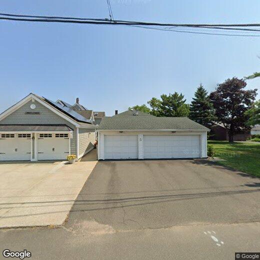 Primary Photo - 85 Beach Ave