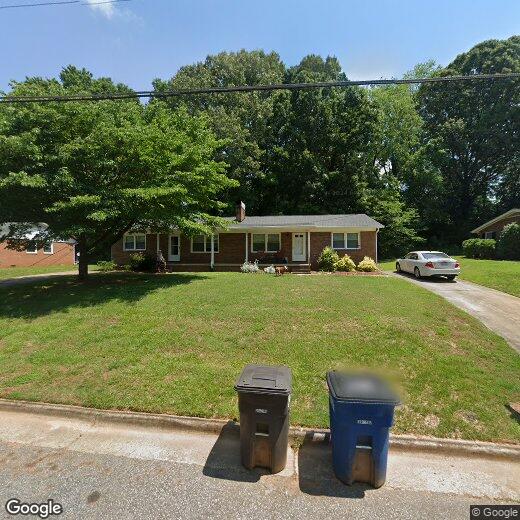 Primary Photo - 308 Holland Cir