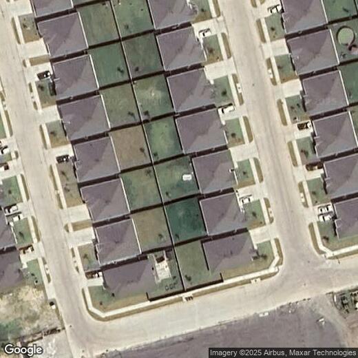 Foto principal - Spacious 3-Bed, 2-Bath Home with Attached ...