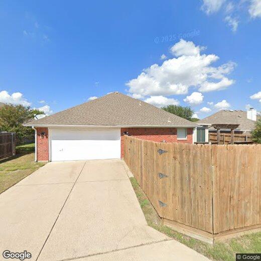 Primary Photo - 10617 Pineview Ln