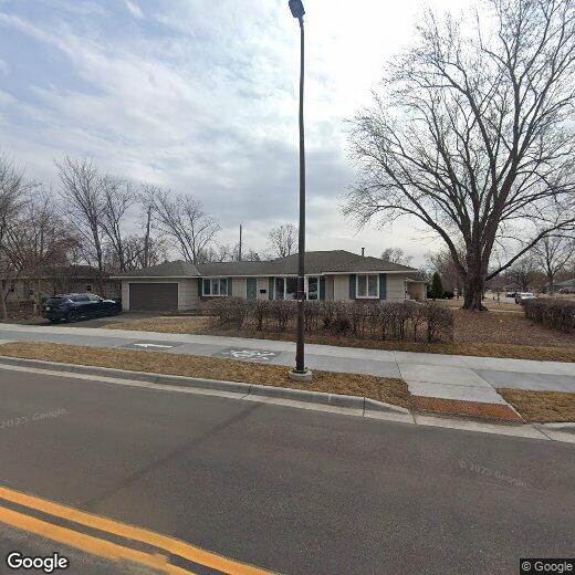 Primary Photo - 2505 Zinran Ave S