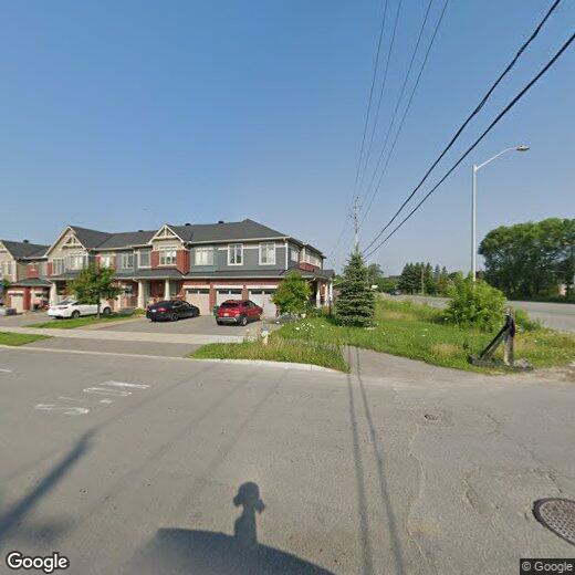 601 Spring Valley Dr, Orleans, ON K1W 0C7 House for Rent in Orleans