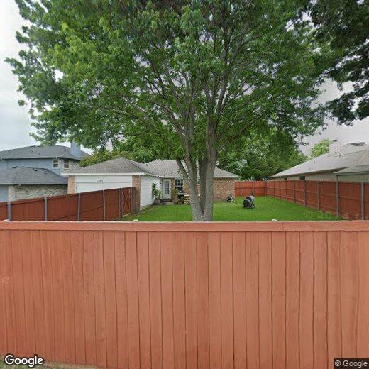 Foto principal - 1205 Surrey Cir