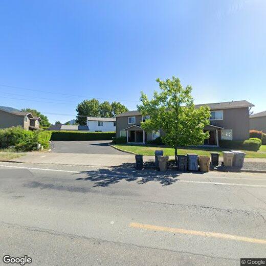 1423 SE M St, Grants Pass, OR 97526 Townhome Rentals in Grants Pass
