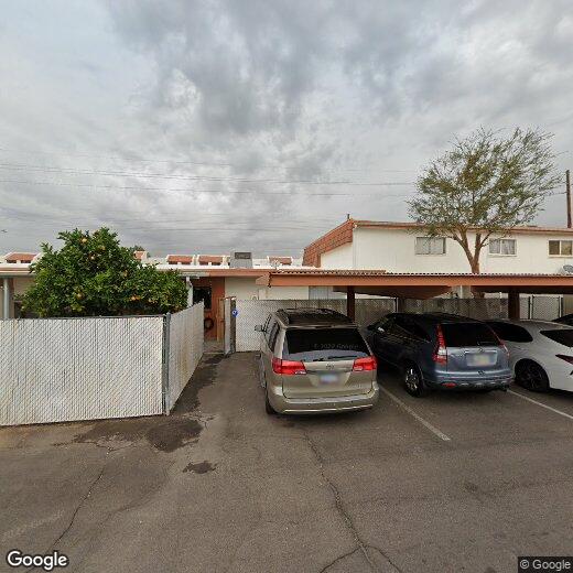 Foto principal - "Spacious 3-Bedroom Townhouse with 2 Full ...