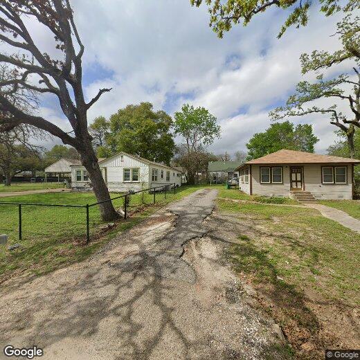 Primary Photo - 602 W Trinity St
