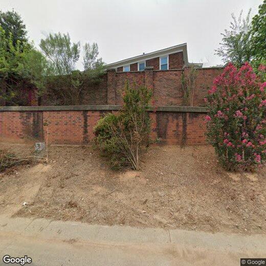 Primary Photo - 525 Oakland Ave