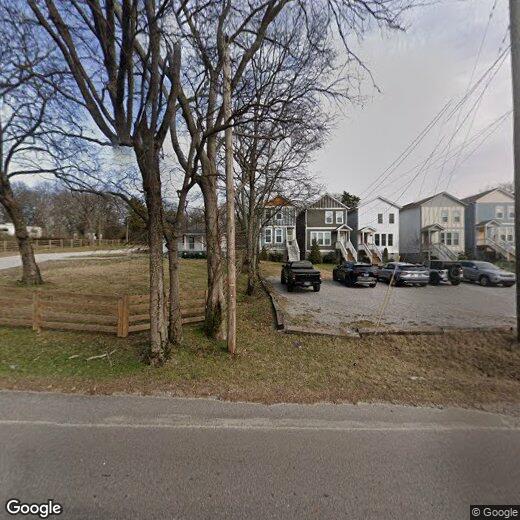 Foto principal - 221 Hillcrest Dr