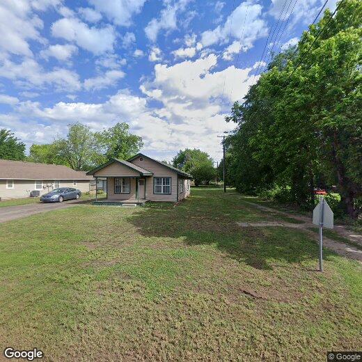 Primary Photo - 219 W Kenworthy Ave