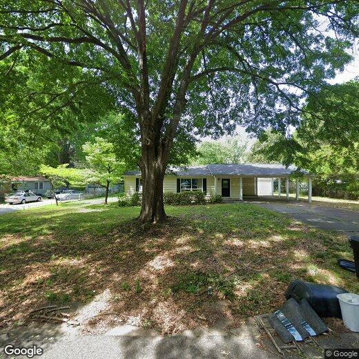 Primary Photo - 1440 Lake Ln NE