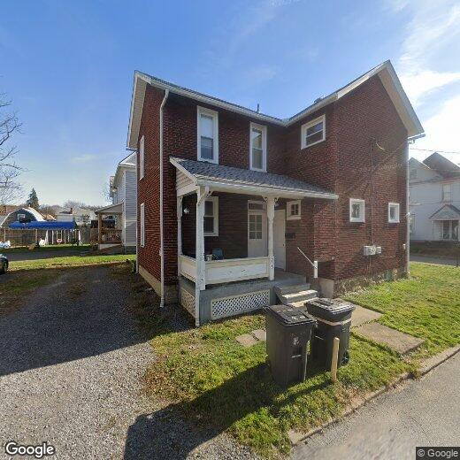 Primary Photo - 216 E Walnut St